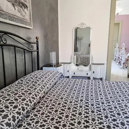 Mandralisca Holidays - Luxury Apartment *